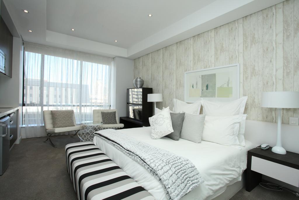 Luxury @ Sandton Skye Johannesburg Bagian luar foto