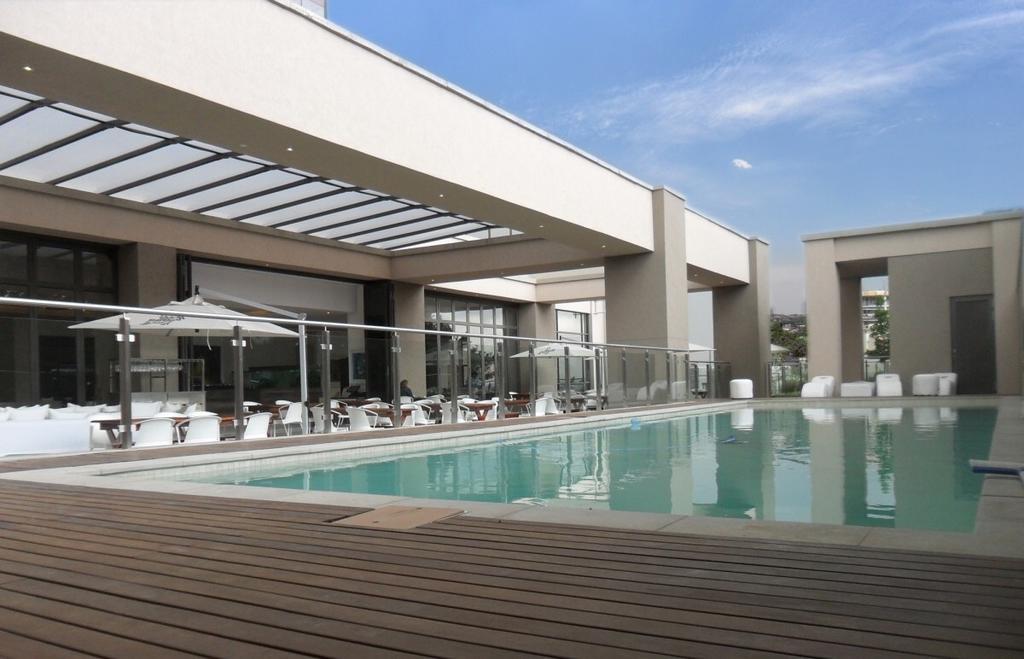 Luxury @ Sandton Skye Johannesburg Bagian luar foto